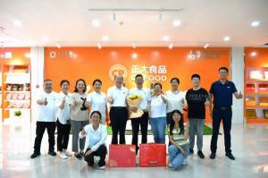 致敬崢嶸歲月 感恩一路奉獻(xiàn)！洛陽(yáng)正大這場(chǎng)退休職工歡送會(huì)情意滿(mǎn)滿(mǎn)！